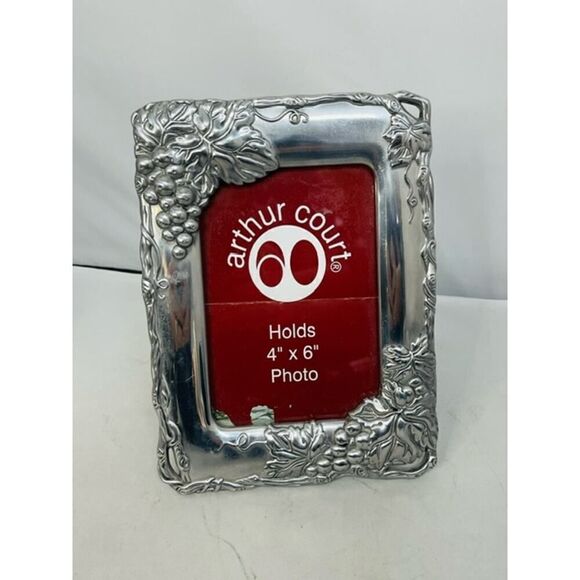 Vintage 2001 Arthur Court Silvertone Grapevine Photo Desk Frame for 4"x6" Photo - Picture 1 of 4
